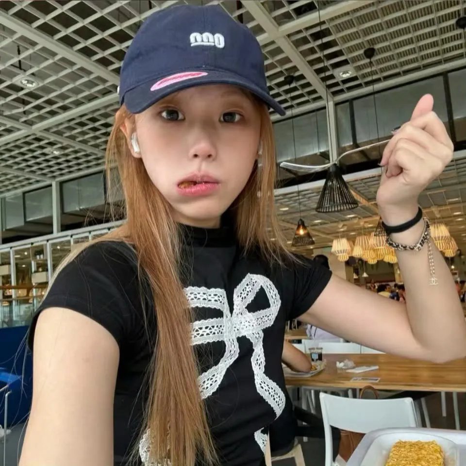 我们中的一个被绊倒